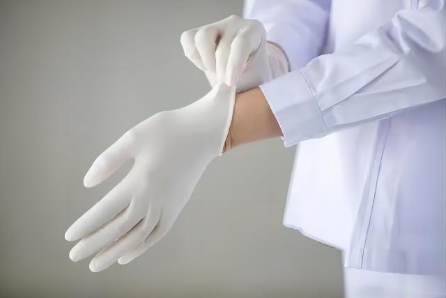 乳胶手套在医疗行业的应用(1).jpg